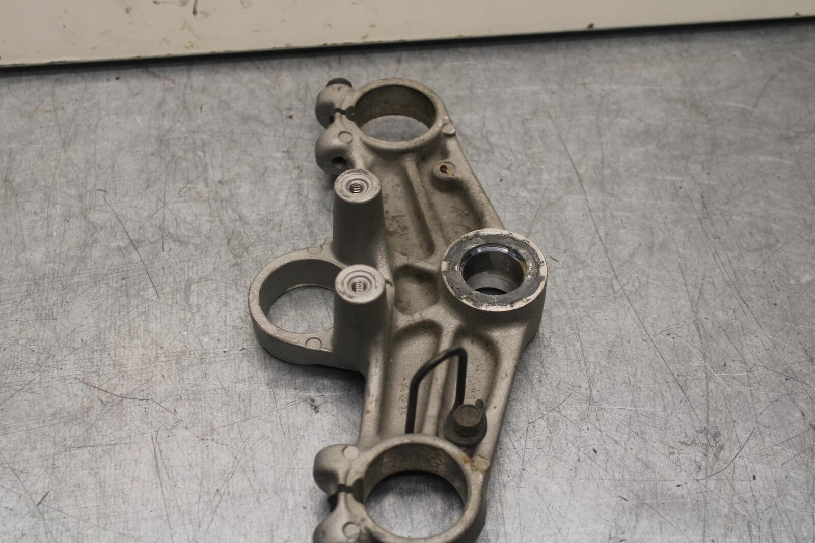 1988 Yamaha FZ600 FORKS UPPER TRIPLE TREE CLAMP BB601