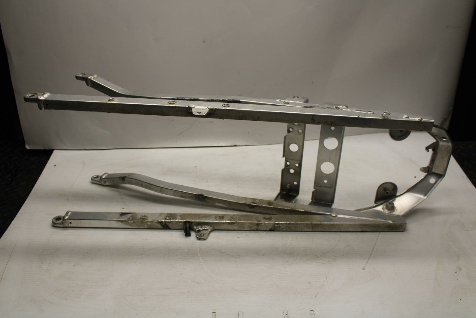 93-96 SUZUKI GSXR750W REAR BACK TAIL SUBFRAME SUB FRAME BB266