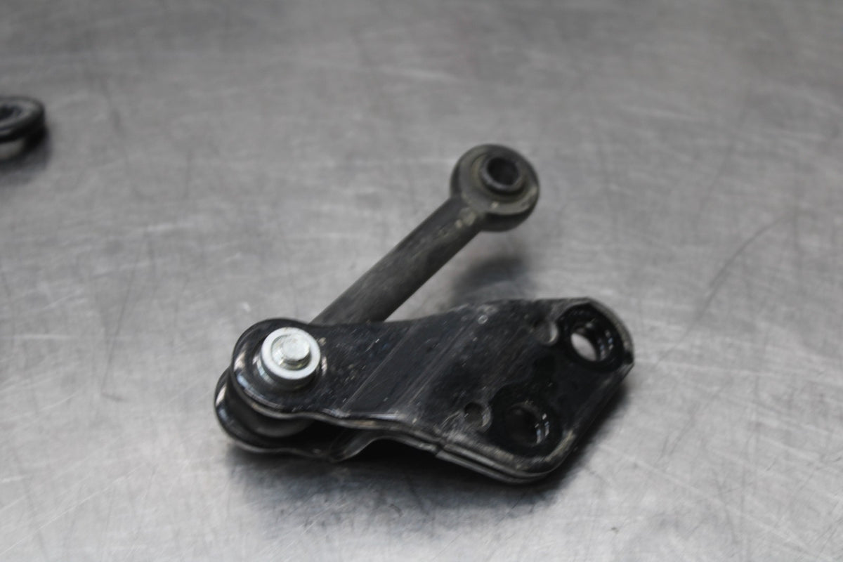 07 HARLEY-DAVIDSON SPORTSTER 1200 CUSTOM XL1200C ENGINE MOUNT BRACKET SET BB833