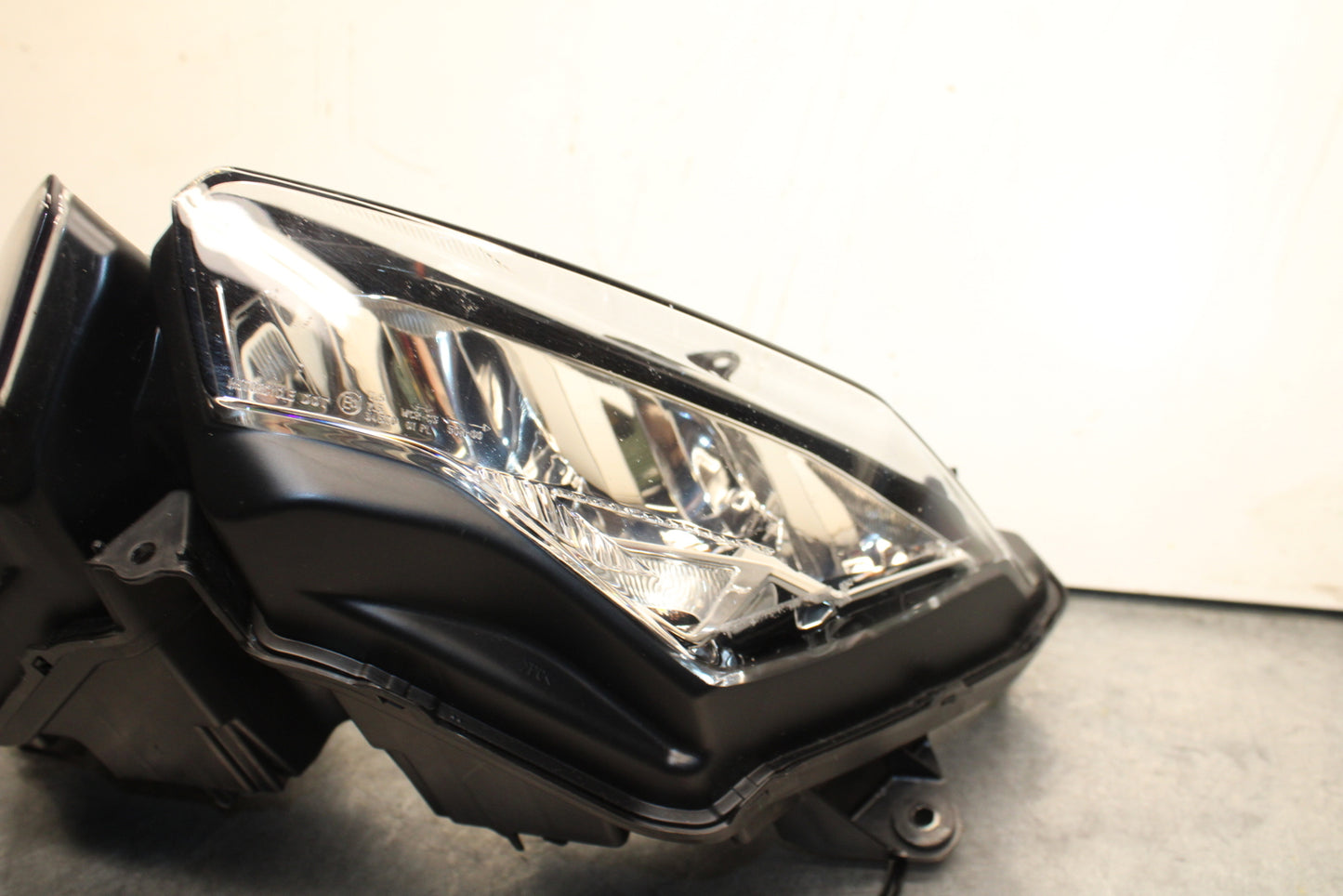 19-23 KAWASAKI NINJA ZX6R FRONT HEADLIGHT HEAD LIGHT LAMP BB749