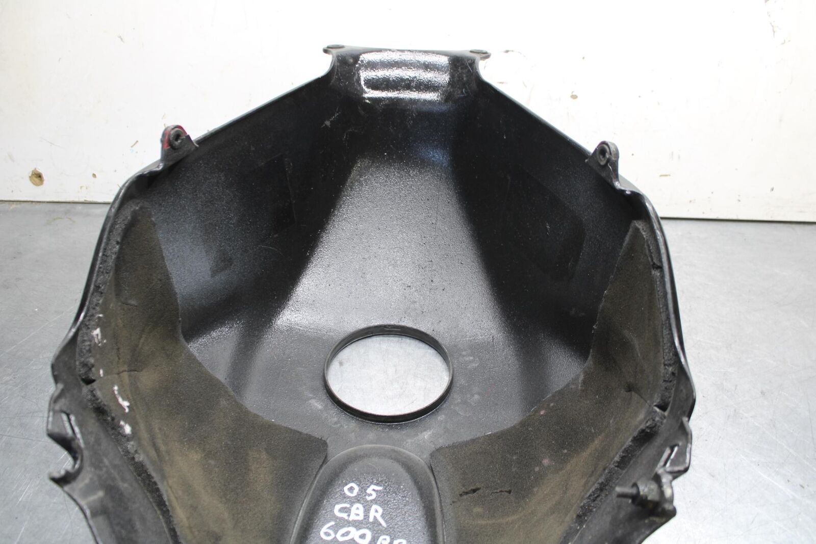05-06 HONDA CBR600RR GAS TANK FUEL CELL COVER FAIRING COWL BB636