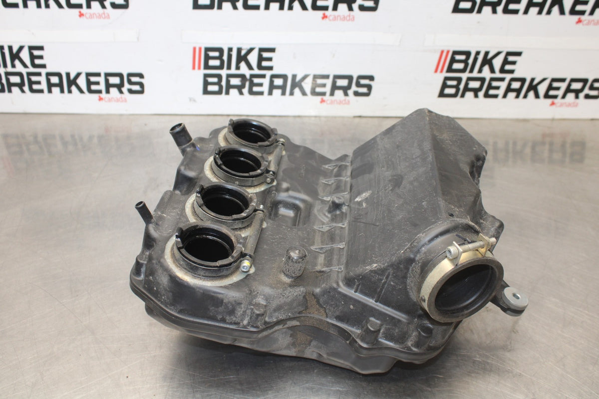23-26 KAWASAKI NINJA ZX4RR AIRBOX AIR INTAKE FILTER BOX BB898