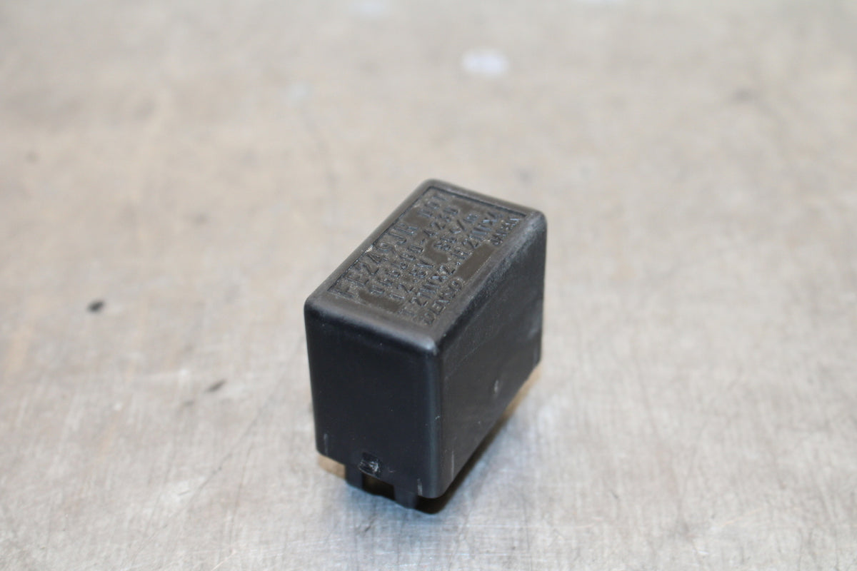 03 SUZUKI SV650S TURN SIGNAL BLINKER RELAY FLASHER SWITCH BB130