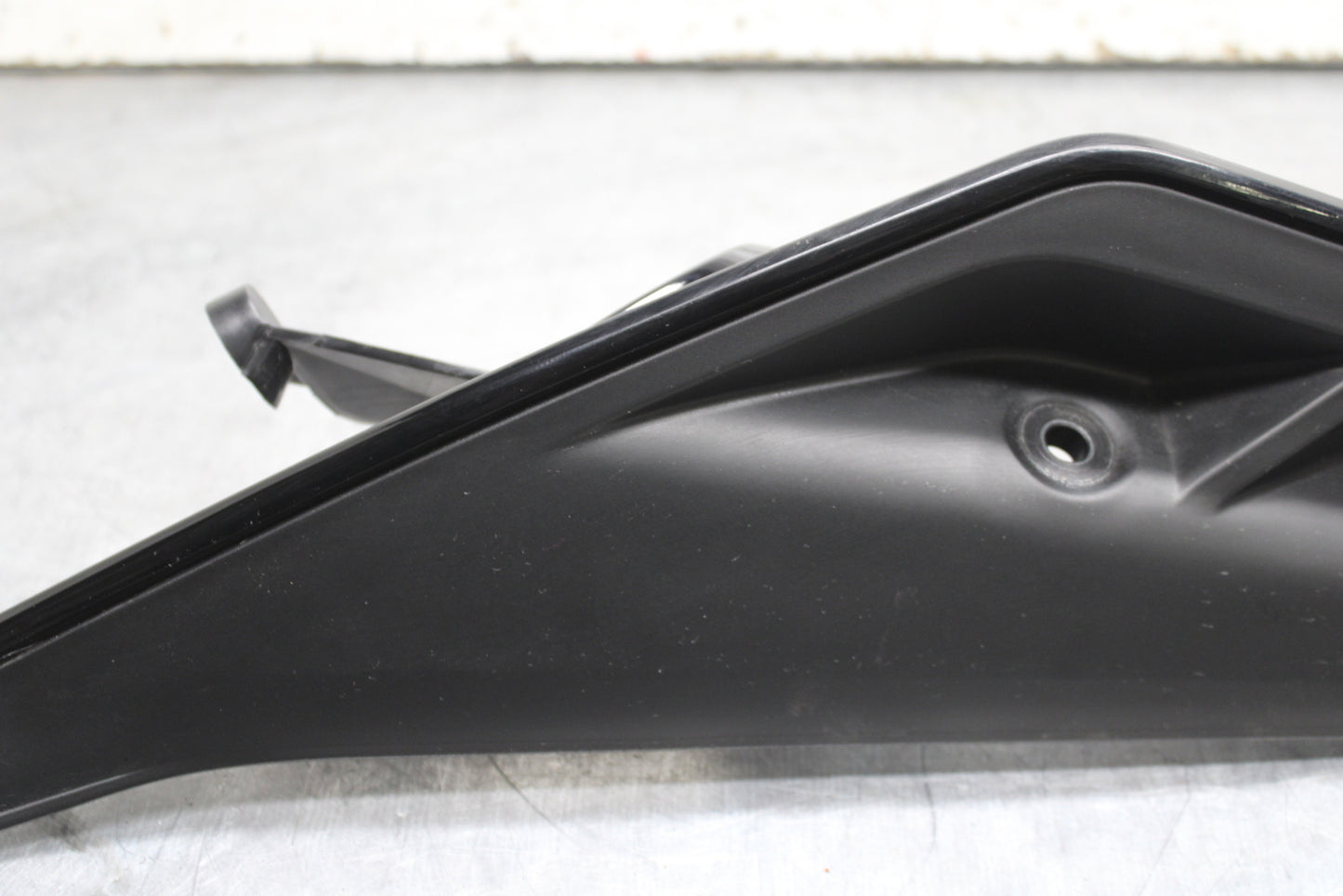 17-24 KTM 390 DUKE LEFT REAR BACK TAIL FAIRING COWL SHROUD BB734