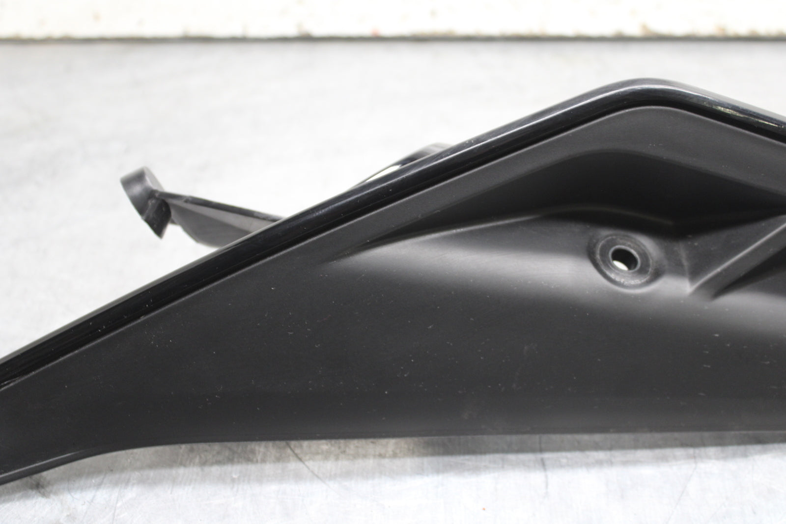 17-24 KTM 390 DUKE LEFT REAR BACK TAIL FAIRING COWL SHROUD BB734