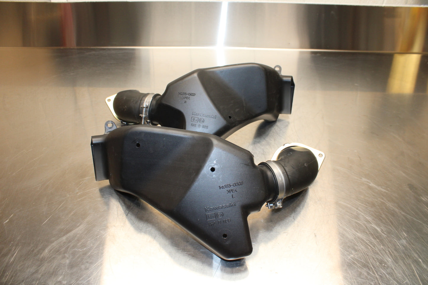 23-24 KAWASAKI NINJA ZX14R NEW!! RIGHT LEFT AIR INTAKE DUCTS BB141