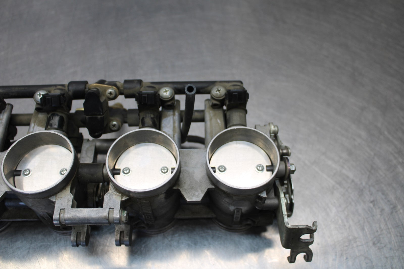 05-06 SUZUKI GSXR1000 MAIN FUEL INJECTORS / THROTTLE BODIES BB773