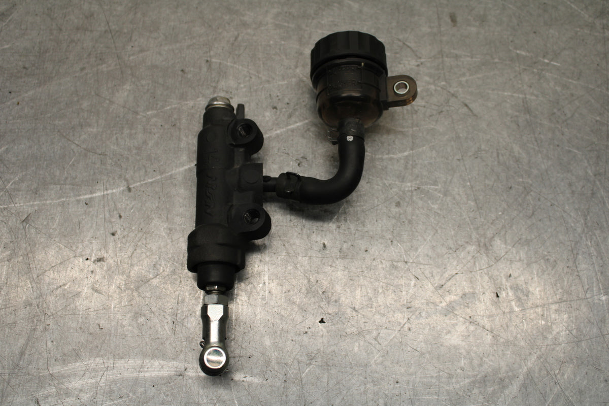 16 KAWASAKI NINJA ZX10R REAR BRAKE MASTER CYLINDER W RESERVOIR 43015-0640 BB650