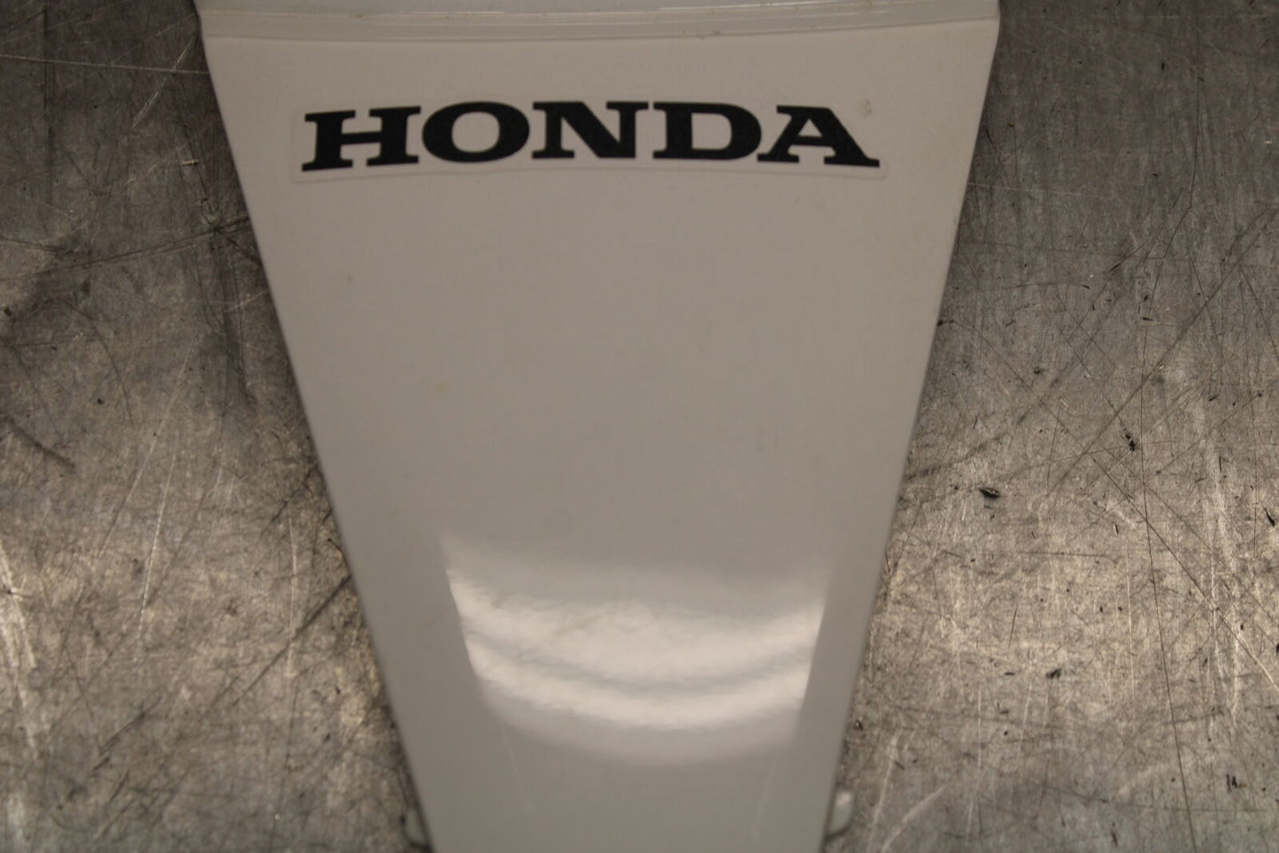 08 HONDA CBR125R CENTER REAR BACK TAIL FAIRING COVER TRIM COWL BB114