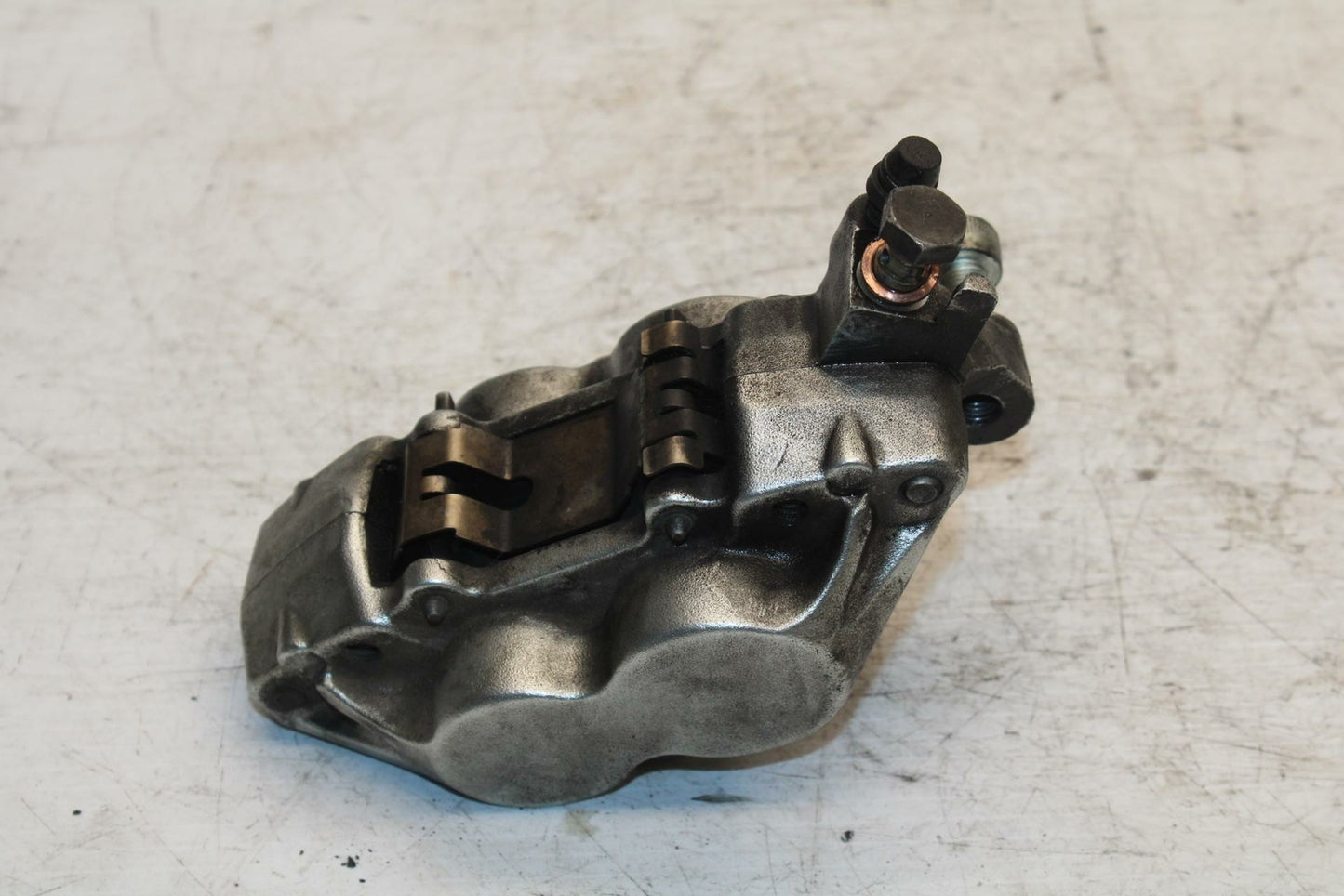 03-17 VICTORY VEGAS LEFT FRONT BRAKE CALIPER BB259