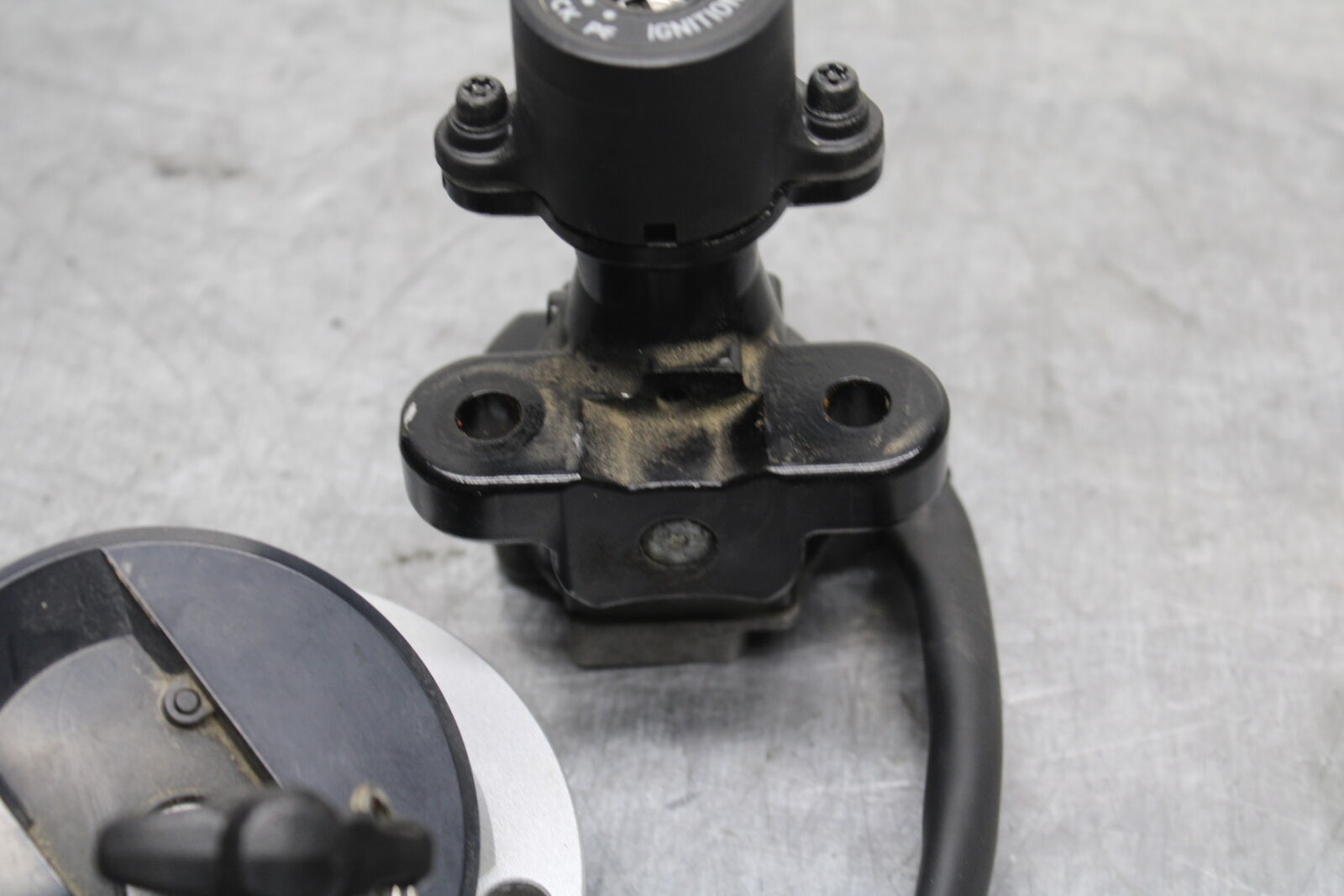 11-24 SUZUKI GSXR750 IGNITION LOCK KEY SET W/ GAS CAP BB714