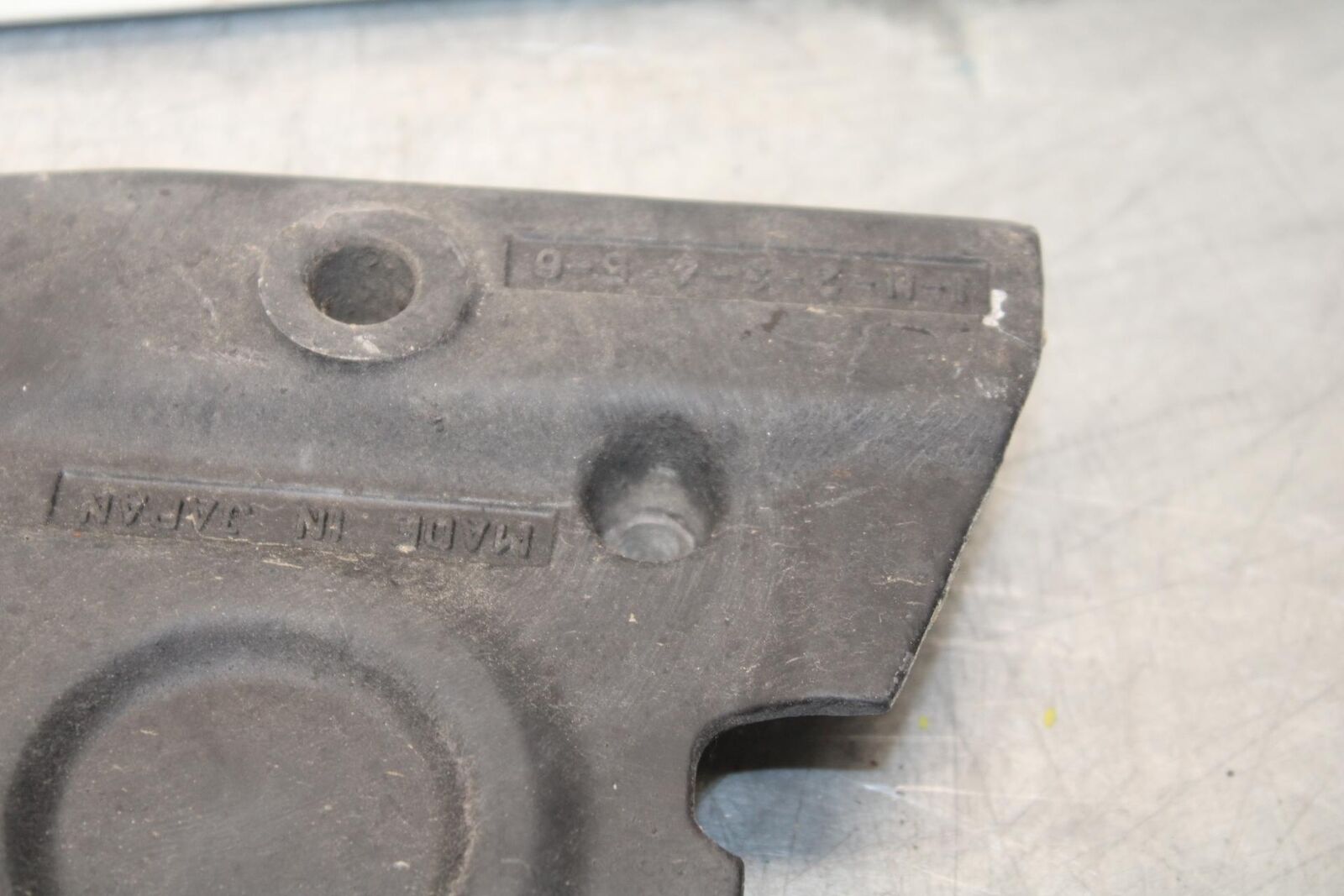1988 Yamaha FZ600 ENGINE SPROCKET COVER BB601