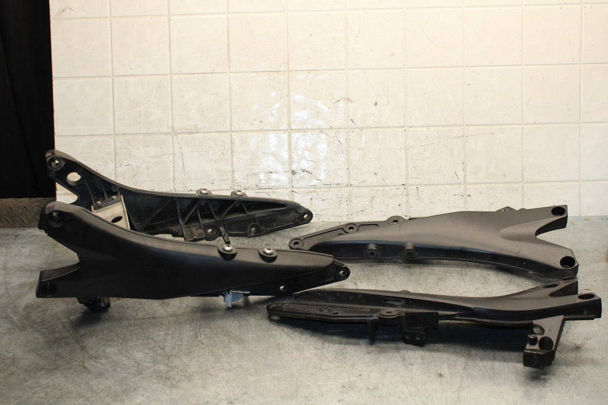 06-07 SUZUKI GSXR600 750 REAR BACK TAIL SUBFRAME SUB FRAME BB543