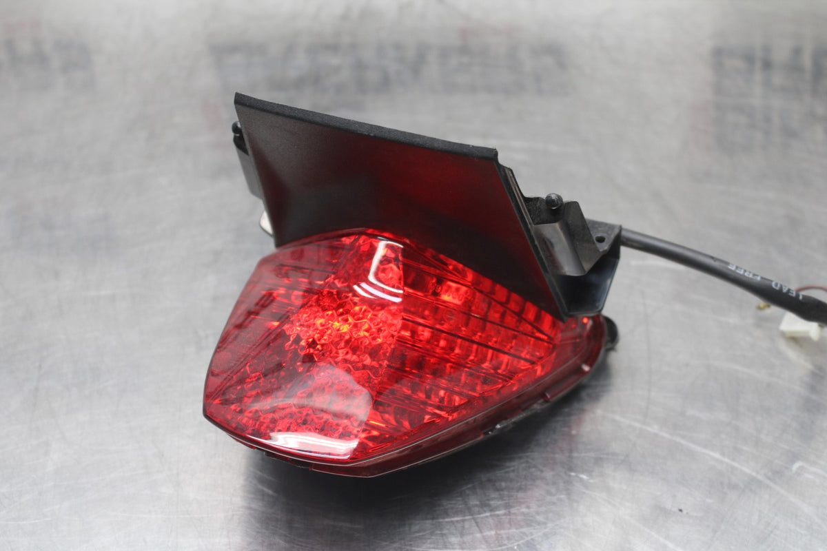 15-19 HONDA CBR300R REAR TAIL TAILLIGHT BACK BRAKE LIGHT BB800