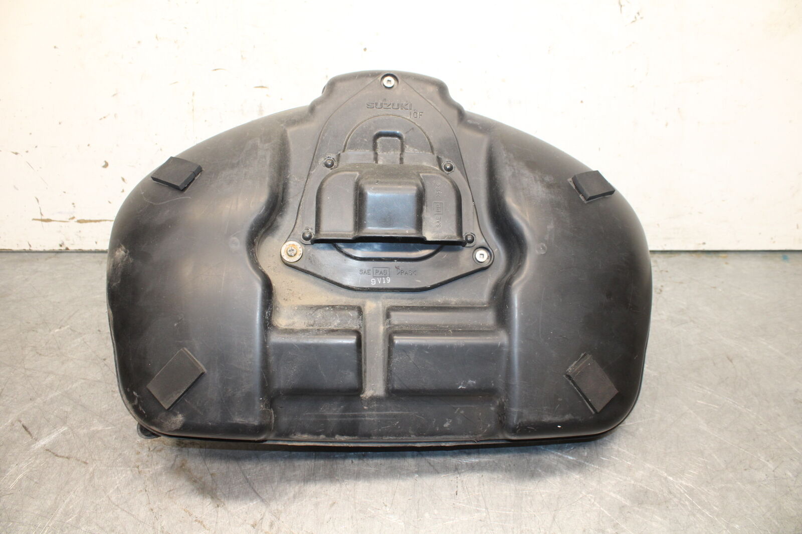 05-09 SUZUKI BOULEVARD C90 AIRBOX AIR INTAKE FILTER BOX BB692