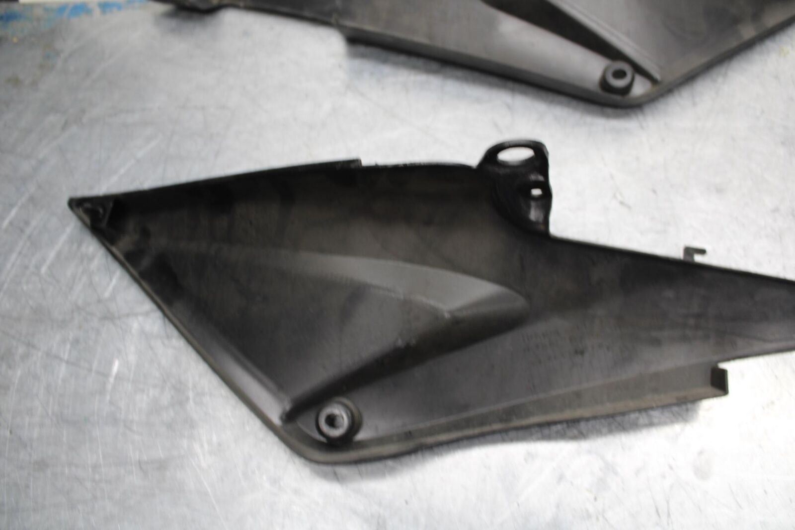 05-06 HONDA CBR600RR RIGHT LEFT GAS FUEL TANK PANELS COVERS TRIM  BB444