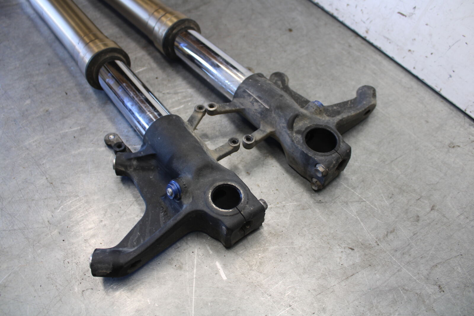 06-07 SUZUKI GSXR 600 FRONT FORKS SHOCK SUSPENSION SET PAIR  BB694