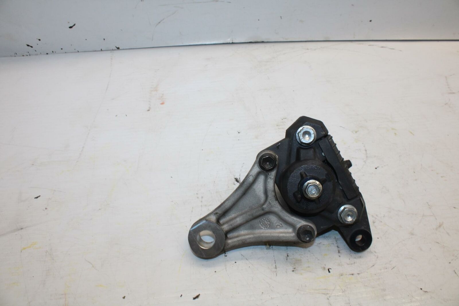 04-09 SUZUKI GS500F REAR BACK BRAKE CALIPER W MOUNT BRACKET  BB278