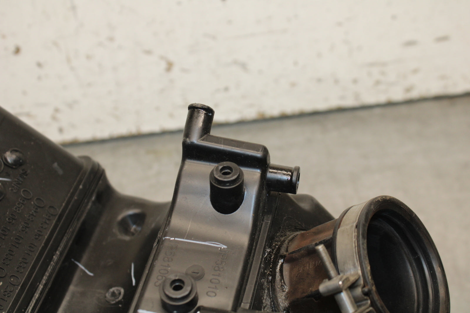 17-24 KTM 390 DUKE AIRBOX AIR INTAKE FILTER BOX BB734