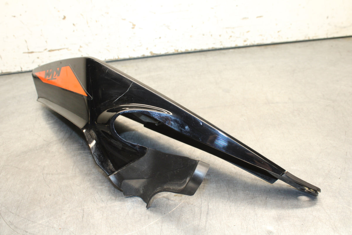 17-24 KTM 390 DUKE LEFT REAR BACK TAIL FAIRING COWL SHROUD BB734