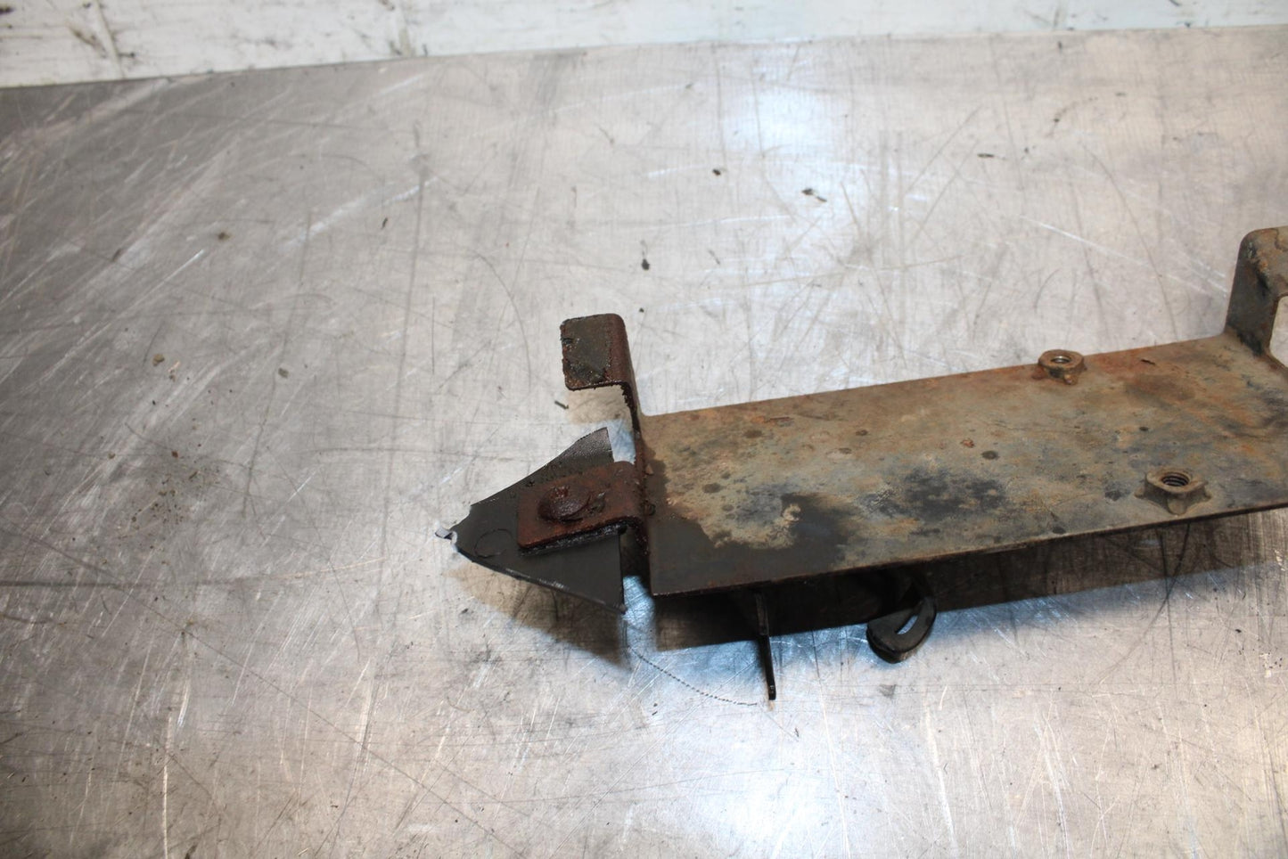 91-92 SUZUKI GSXR750 M  BATTERY HOLD DOWN CLAMP STRAP BB493