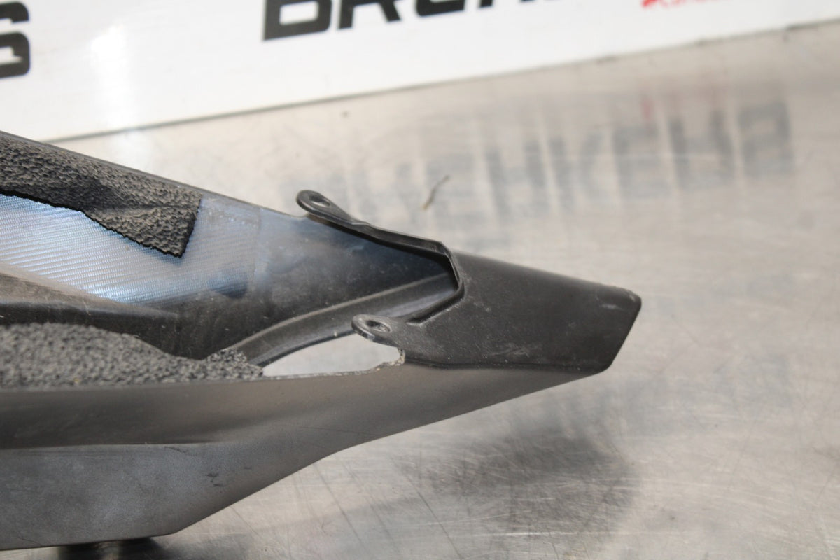 18 YAMAHA YZF R1  REAR BACK TAIL UNDERTAIL FAIRING COWL FENDER BB838