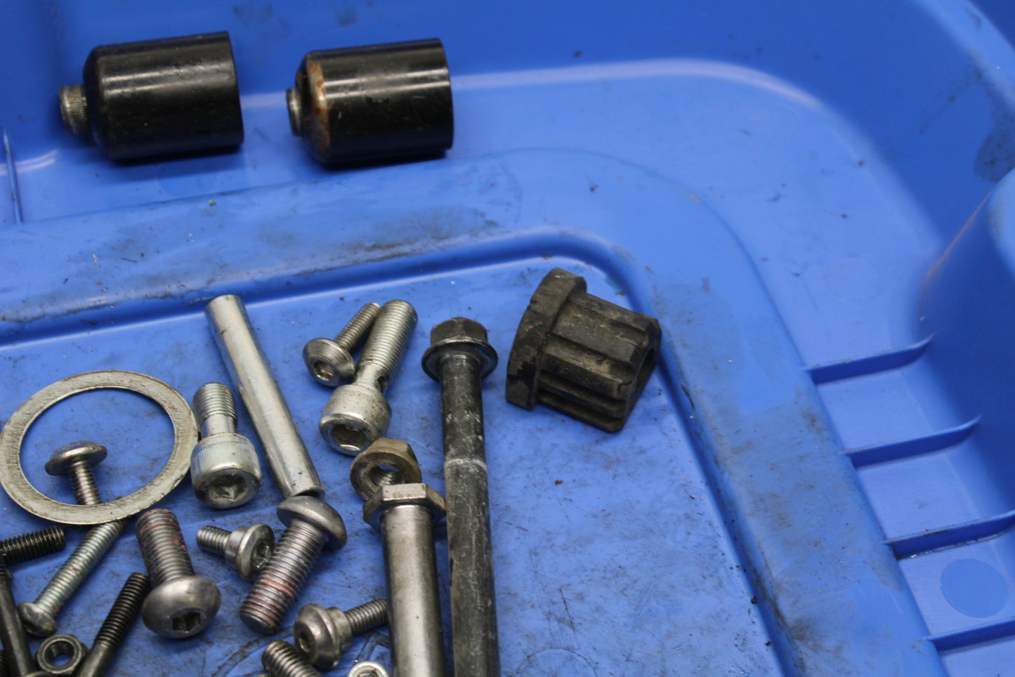 13-17 KAWASAKI NINJA ZX6R ZX636E MOUNTING BOLTS HARDWARE MOTOR SCREWS BB735