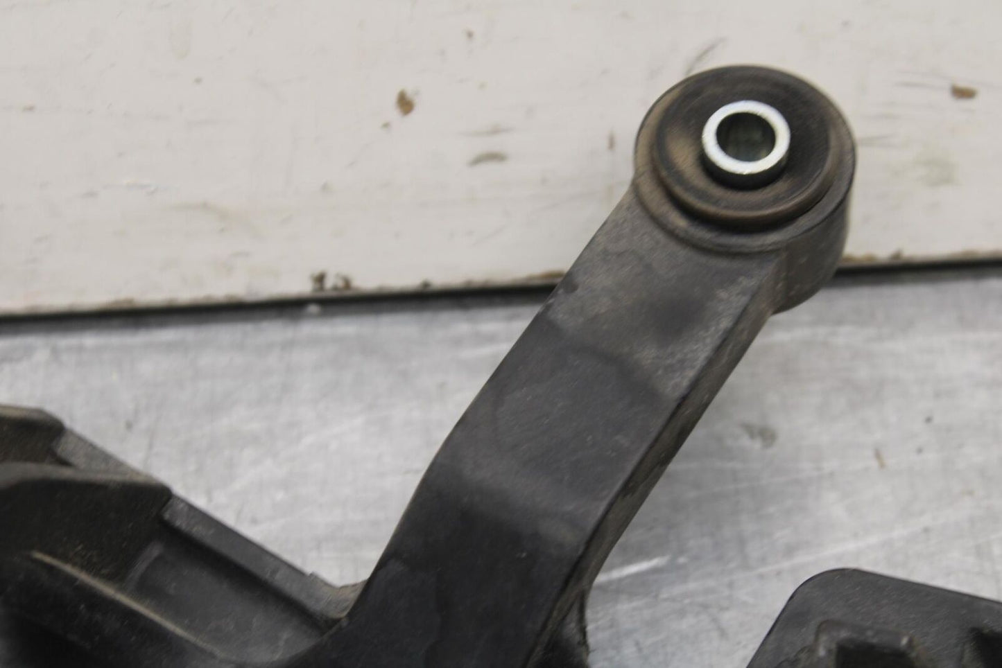 1999 Honda ST1100 LEFT PANNIER RACK RAIOL BRACKET BB222