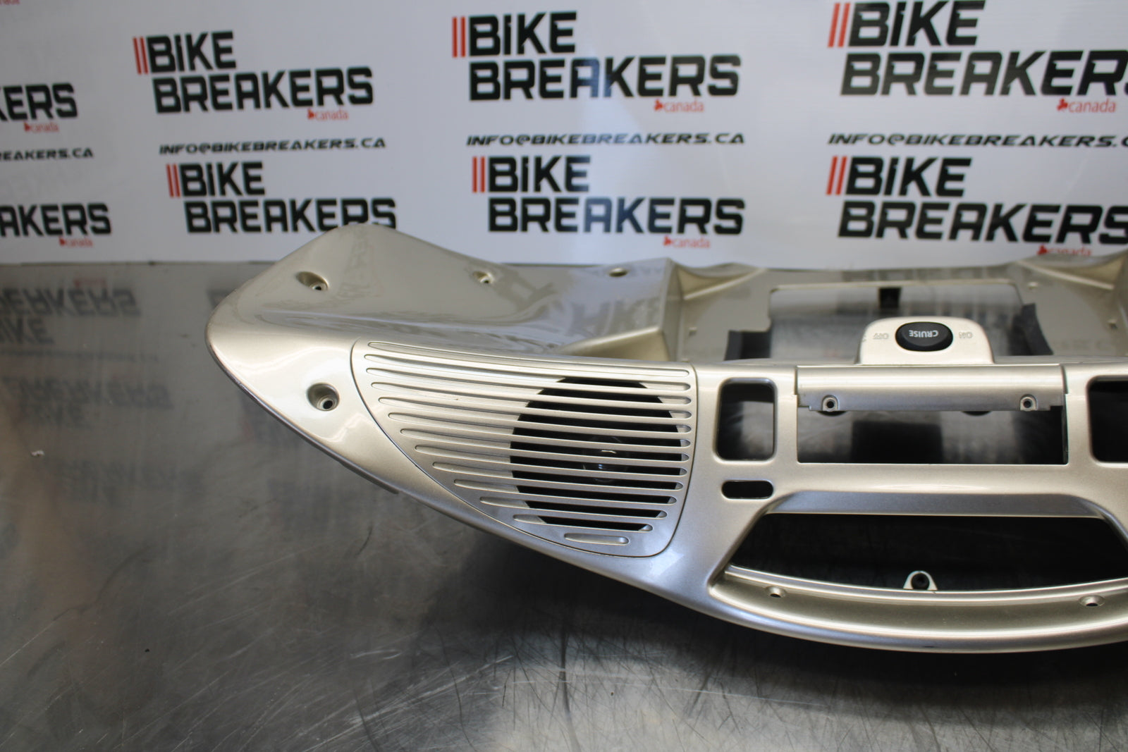 09 YAMAHA ROYAL STAR XVZ1300TF VENTURE FRONT UPPER FAIRING NOSE COWL BB151