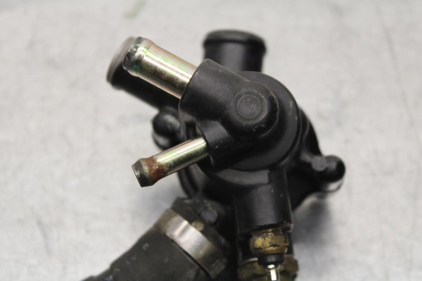 2000 Honda Super Hawk 1000 VTR1000F THERMOSTAT HOUSING  BB577