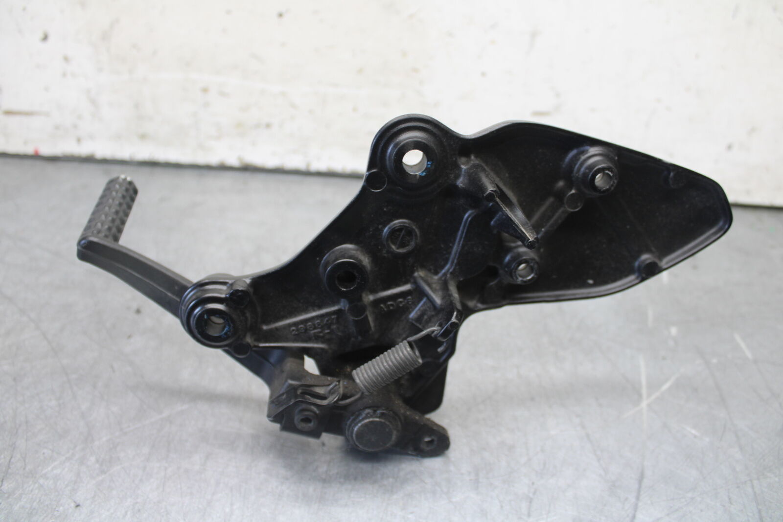 17-24 SUZUKI SV650 RIGHT REARSET REAR SET DRIVER FOOT PEG REST STOP BB706