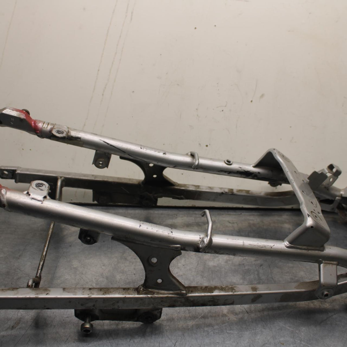 2003 Suzuki SV1000S REAR BACK TAIL SUBFRAME SUB FRAME BB85