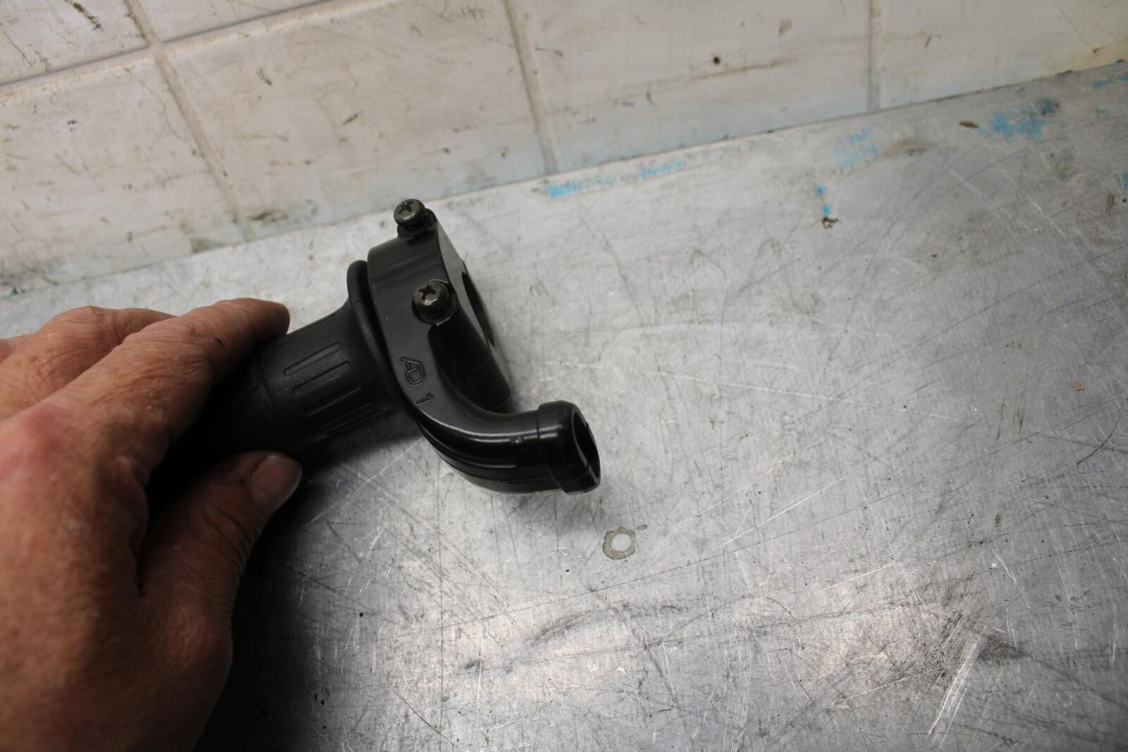 2002 Kawasaki Ninja ZX12R ZX1200B THROTTLE CABLE LINE HOUSING GUIDE BB48