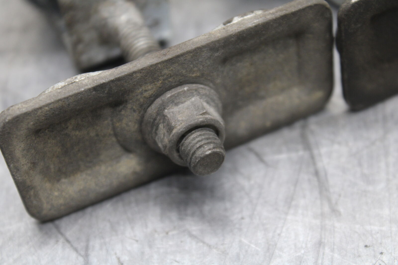 04-05 SUZUKI KATANA 750 GSX750F CHAIN TENSIONER ADJUSTMENT BRACKETS  BB110 