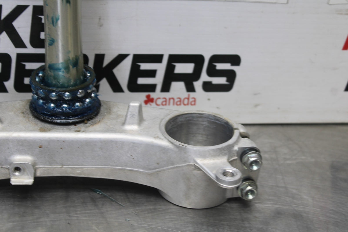 11-26 SUZUKI GSXR750 FRONT FORKS CLAMP LOWER TRIPLE TREE STEM BB900