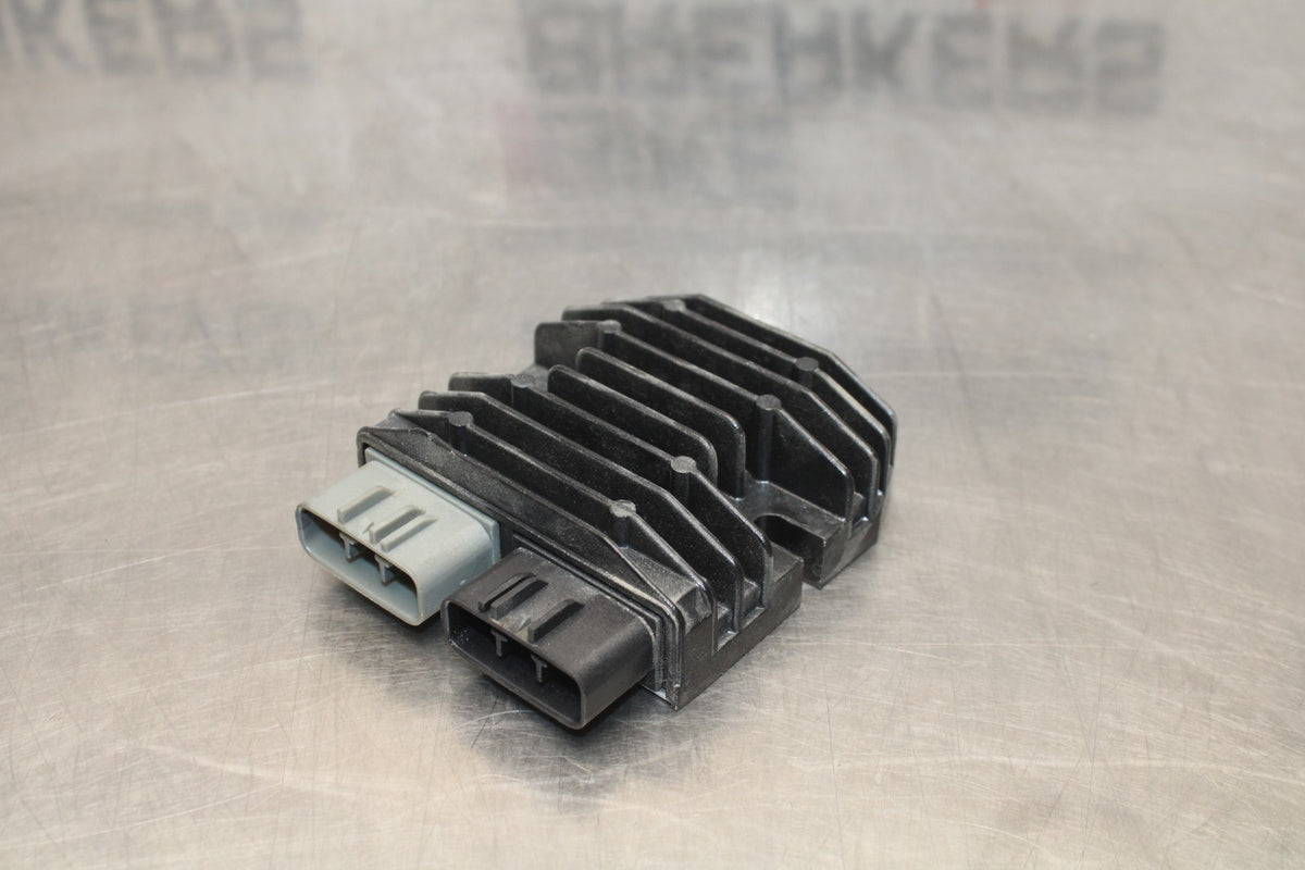 07 YAMAHA YZF R1 RECTIFIER VOLTAGE REGULATOR BB826