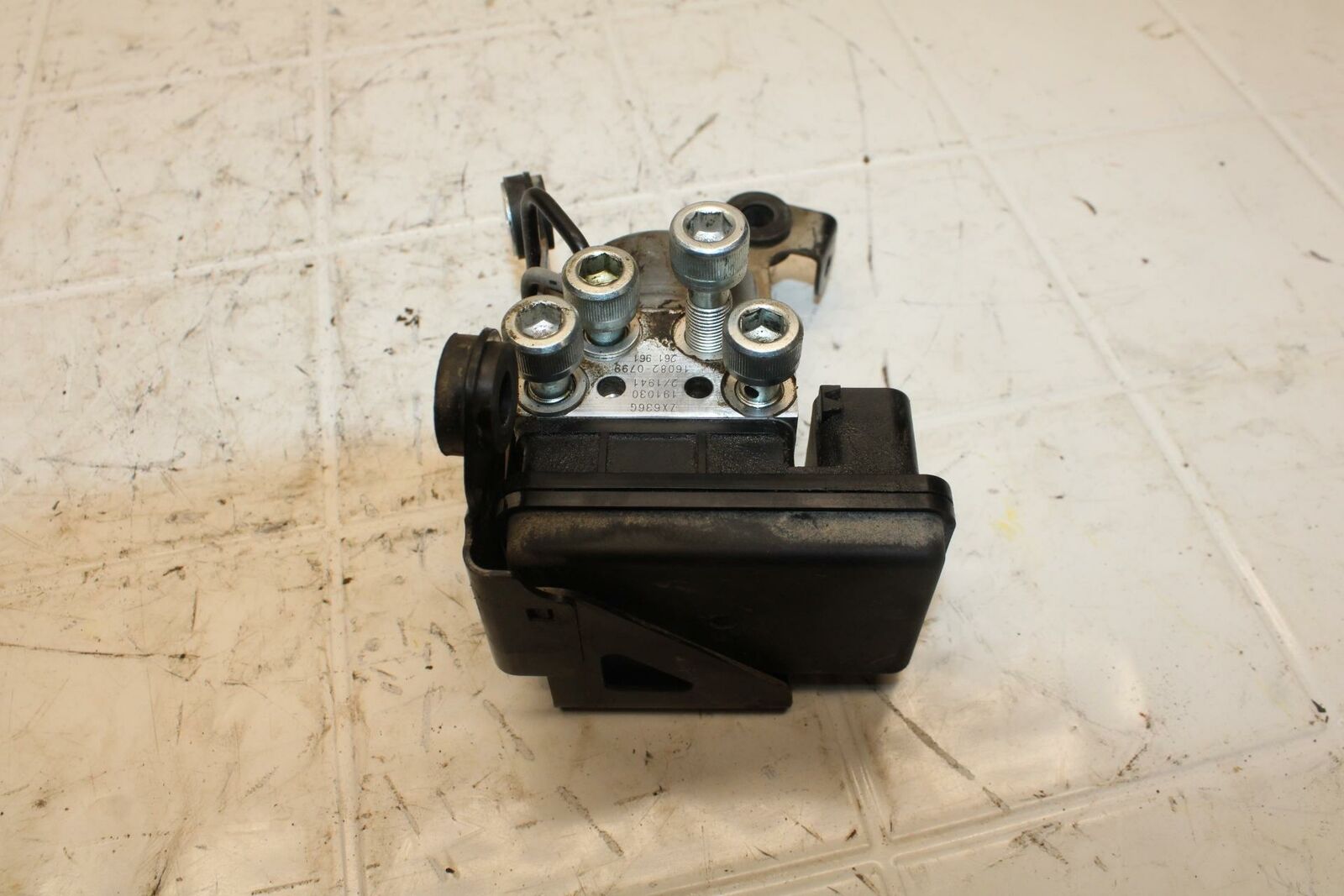 19-20 KAWASAKI NINJA ZX6R ABS PUMP UNIT MODULE BB407