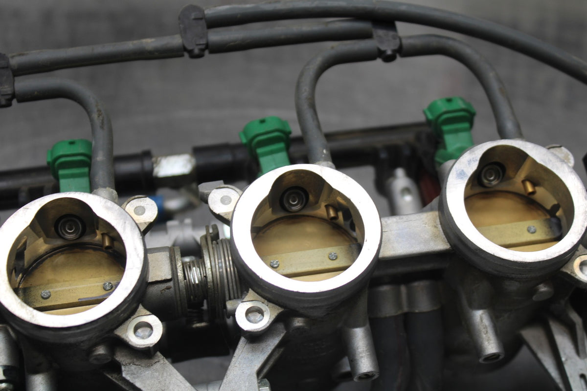 08-10 SUZUKI GSXR 600 MAIN FUEL INJECTORS / THROTTLE BODIES BB803