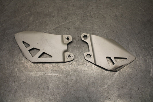 16 KAWASAKI NINJA ZX10R RIGHT LEFT PAIR HEEL GUARD COVER  BB650