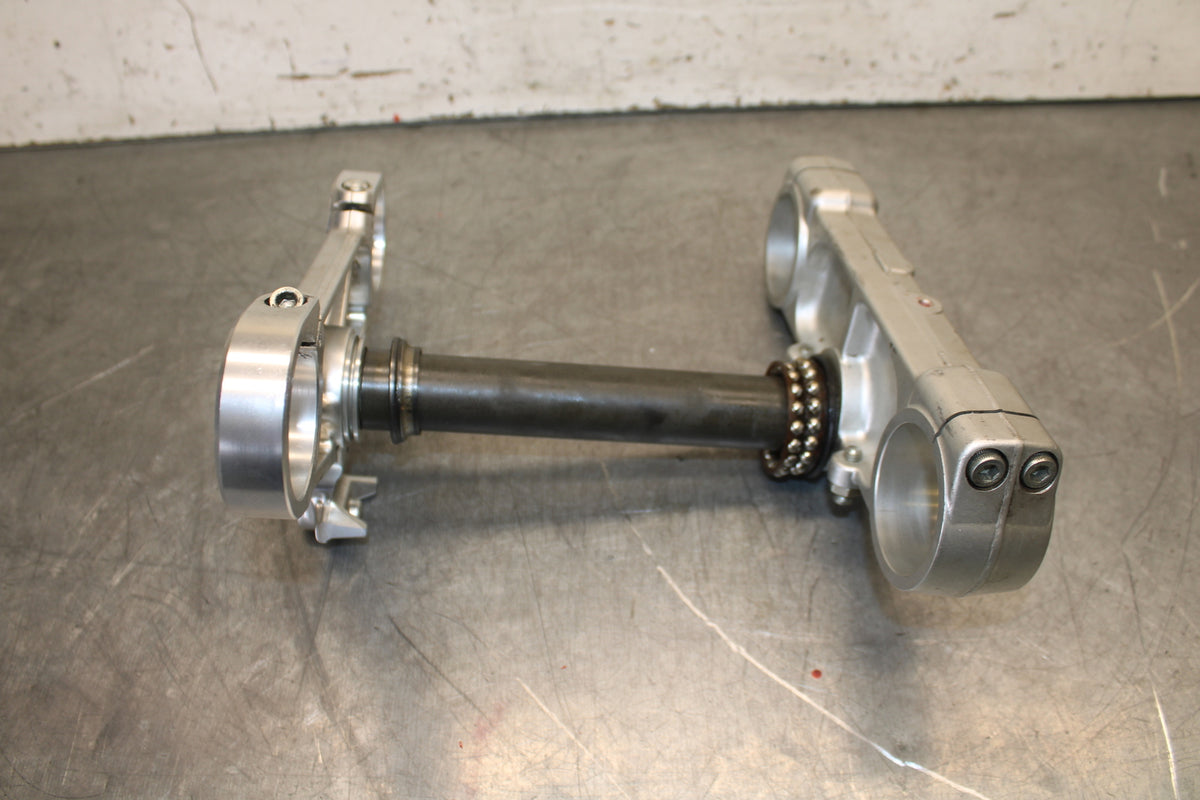 08-10 DUCATI 848 FRONT FORKS CLAMP TRIPLE TREE STEM SET BB705
