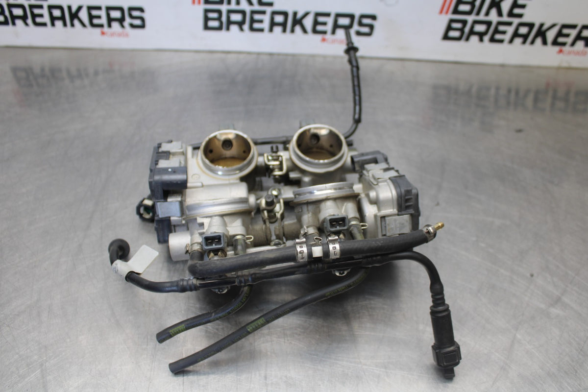 16 APRILIA TUONO V4 1100 MAIN FUEL INJECTORS / THROTTLE BODIES BB905