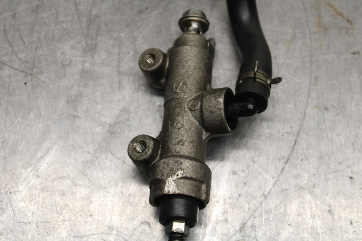 08-10 SUZUKI GSXR 600 REAR BACK BRAKE MASTER CYLINDER W RESERVOIR BB116
