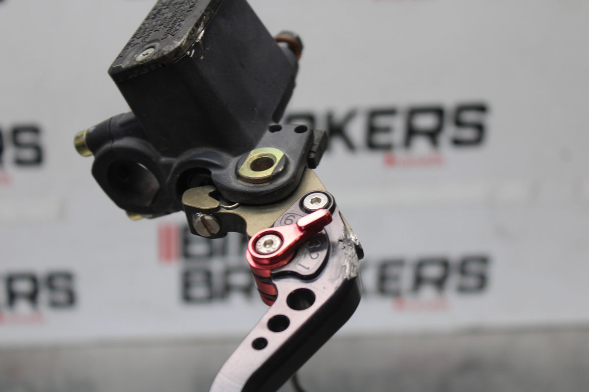 05 DUCATI SUPERSPORT 800 FRONT BRAKE MASTER CYLINDER w/ LEVER BB913