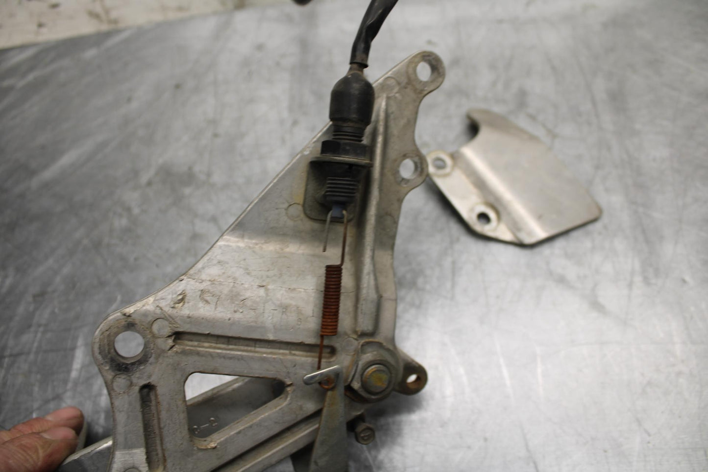 91-92 SUZUKI GSXR750 M  RIGHT REARSET REAR SET DRIVER FOOT PEG REST STOP BB493