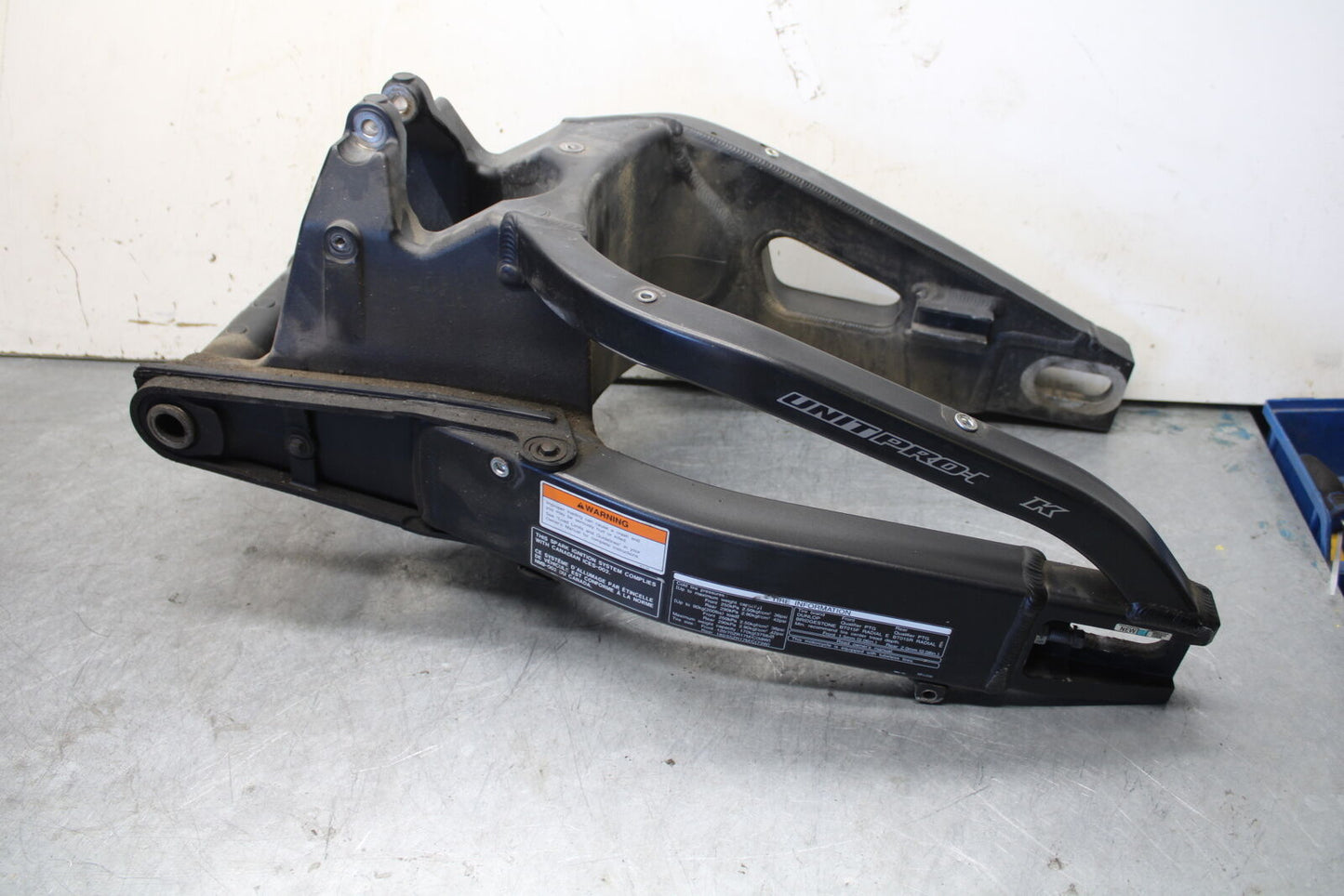 07-12 HONDA CBR600RR REAR SWINGARM BACK SUSPENSION SWING ARM 52200-MFJ-D00 BB672