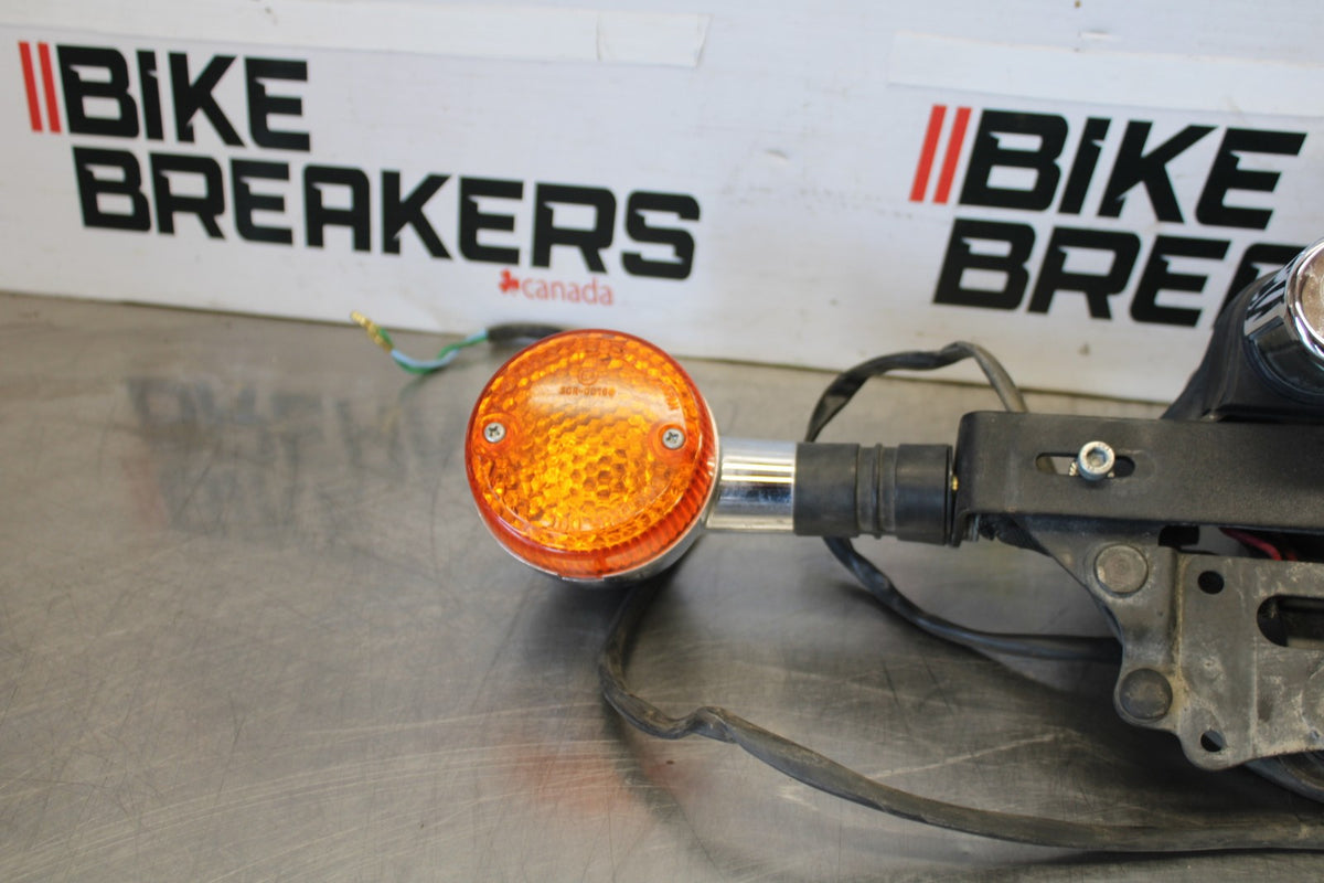 95 HONDA SHADOW 1100 REAR TURN SIGNAL BAR MOUNT & LIGHTS BB885