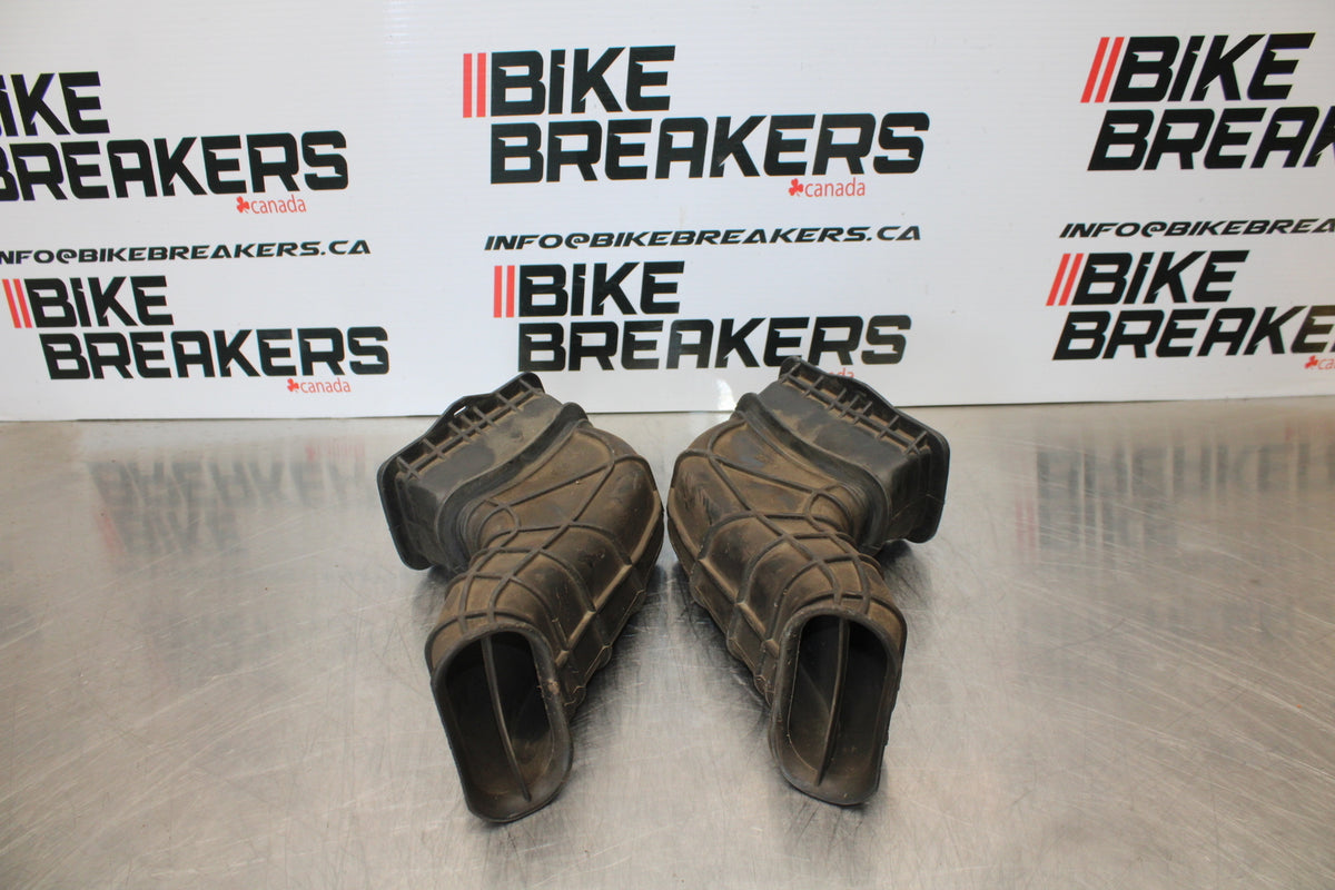04-05 KAWASAKI NINJA ZX10R RIGHT LEFT AIR INTAKE DUCTS BB163