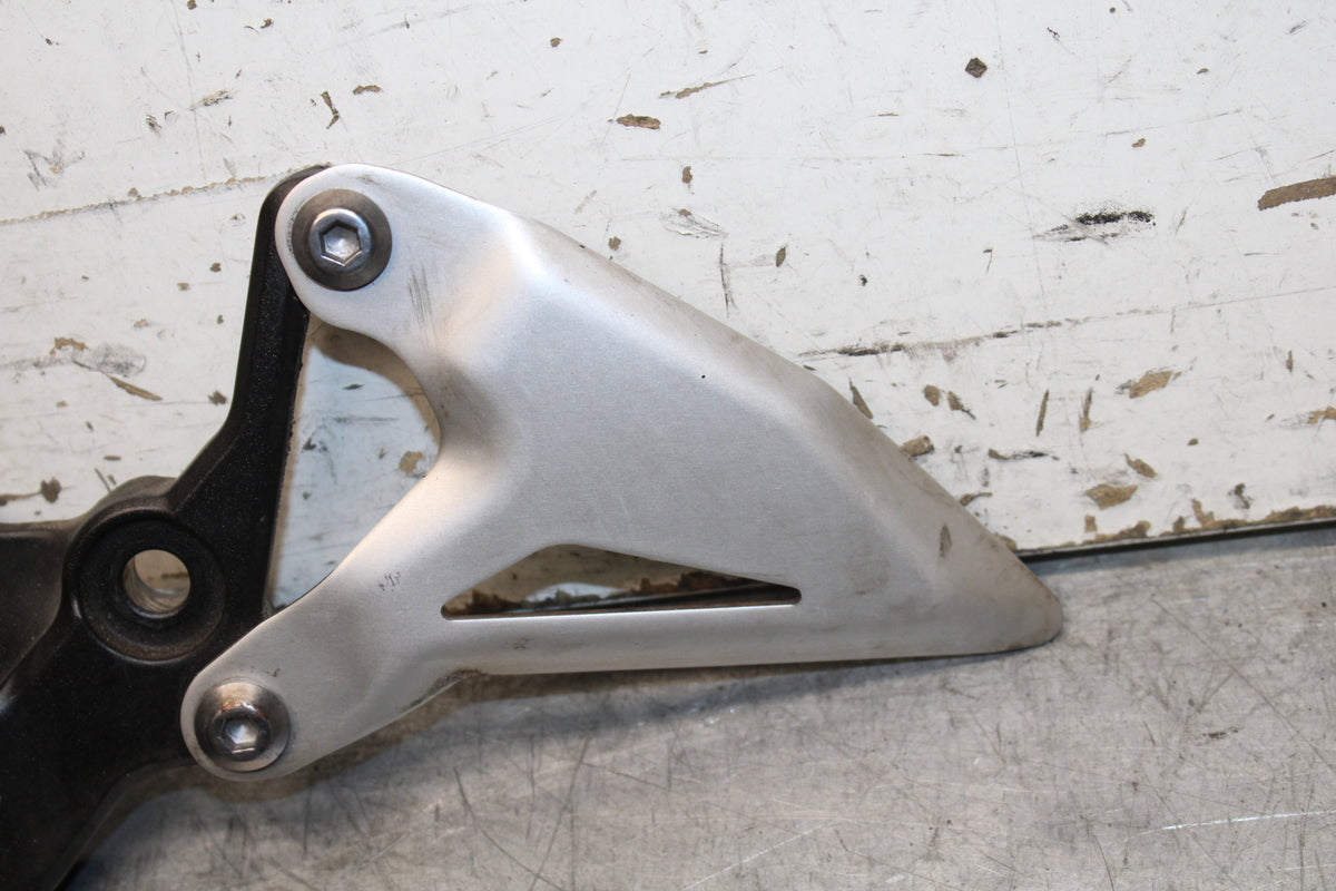 19-22 KAWASAKI Z400 LEFT REARSET REAR SET DRIVER FOOT PEG REST STOP BB738