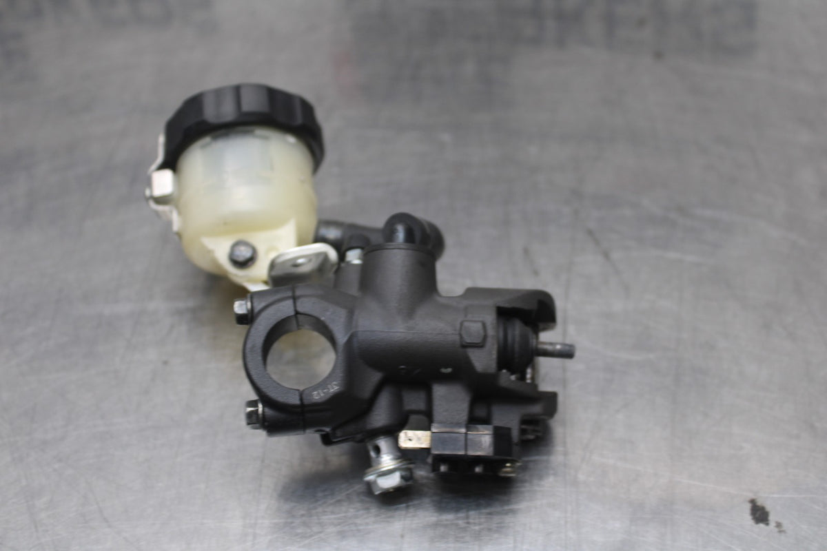08-10 SUZUKI GSXR 600 FRONT BRAKE MASTER CYLINDER BB765