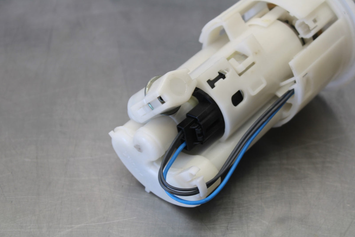 15 TRIUMPH TIGER 800 FUEL PUMP GAS PETROL SENDER UNIT BB873